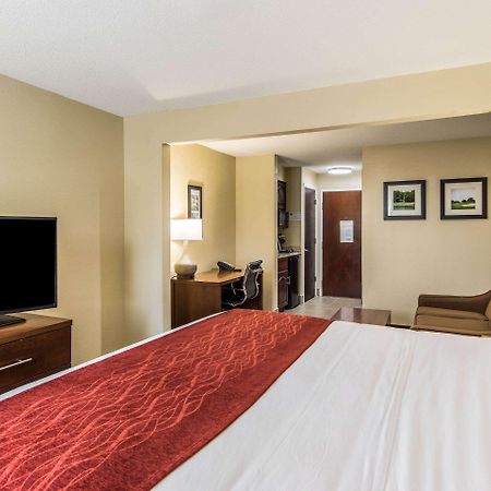 Comfort Inn & Suites Greenwood Near University Екстериор снимка