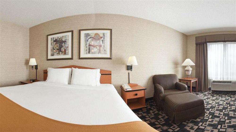 Comfort Inn & Suites Greenwood Near University Екстериор снимка