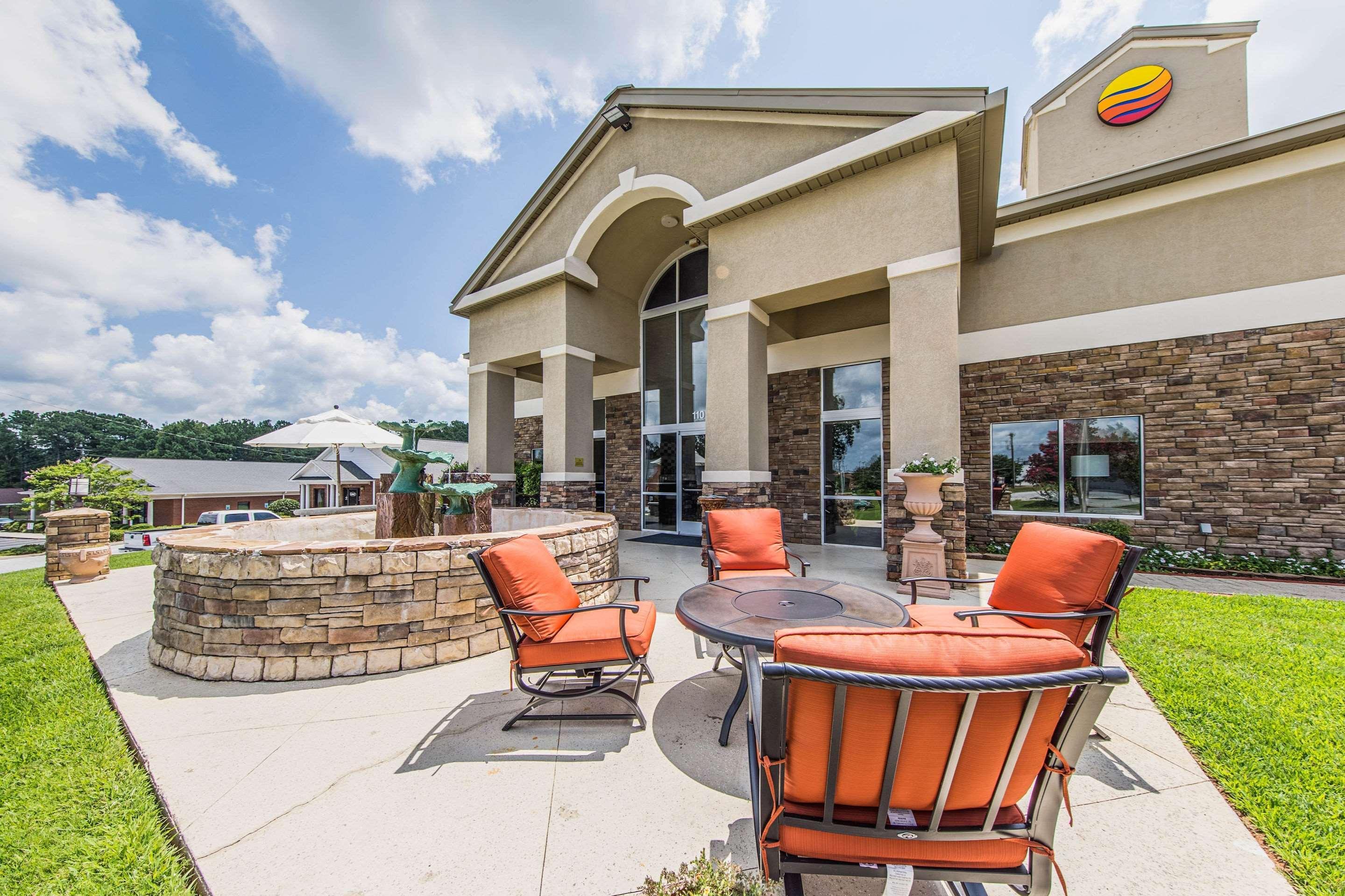Comfort Inn & Suites Greenwood Near University Екстериор снимка