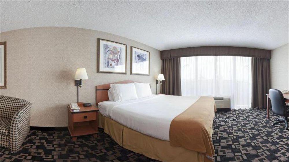 Comfort Inn & Suites Greenwood Near University Екстериор снимка