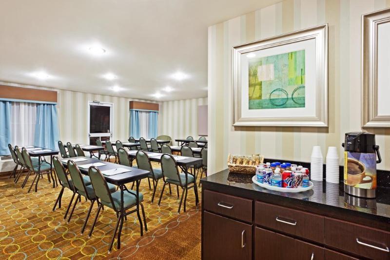 Comfort Inn & Suites Greenwood Near University Екстериор снимка