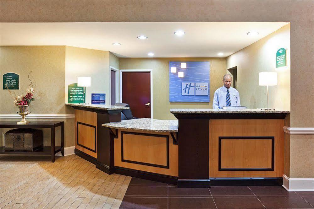 Comfort Inn & Suites Greenwood Near University Екстериор снимка