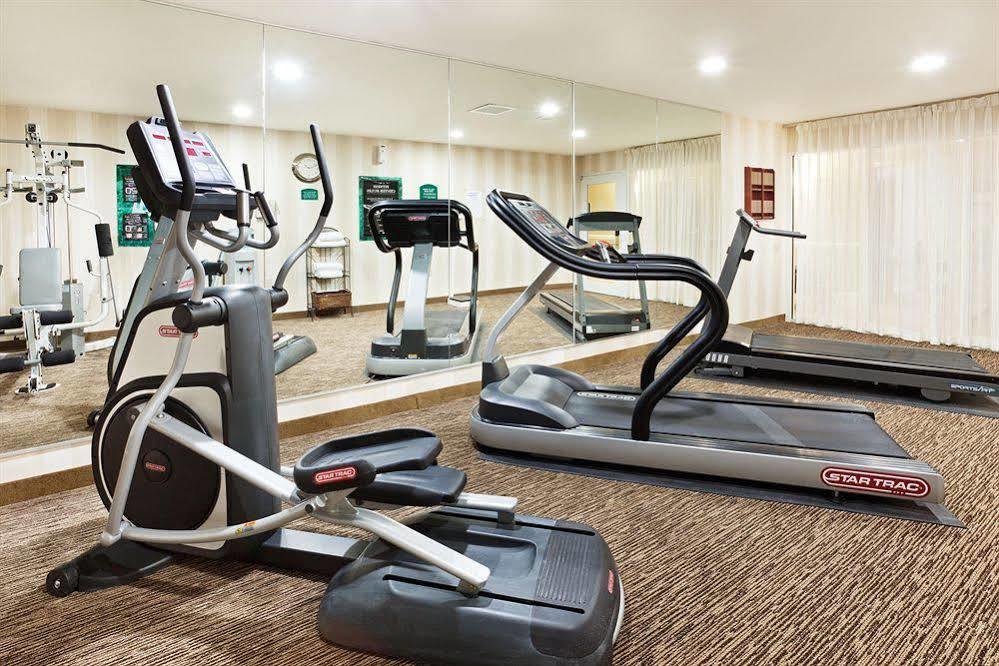 Comfort Inn & Suites Greenwood Near University Екстериор снимка
