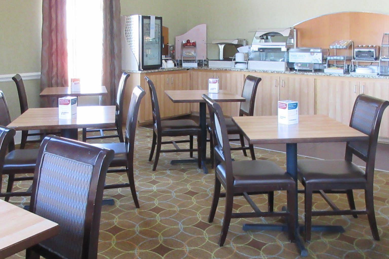 Comfort Inn & Suites Greenwood Near University Екстериор снимка